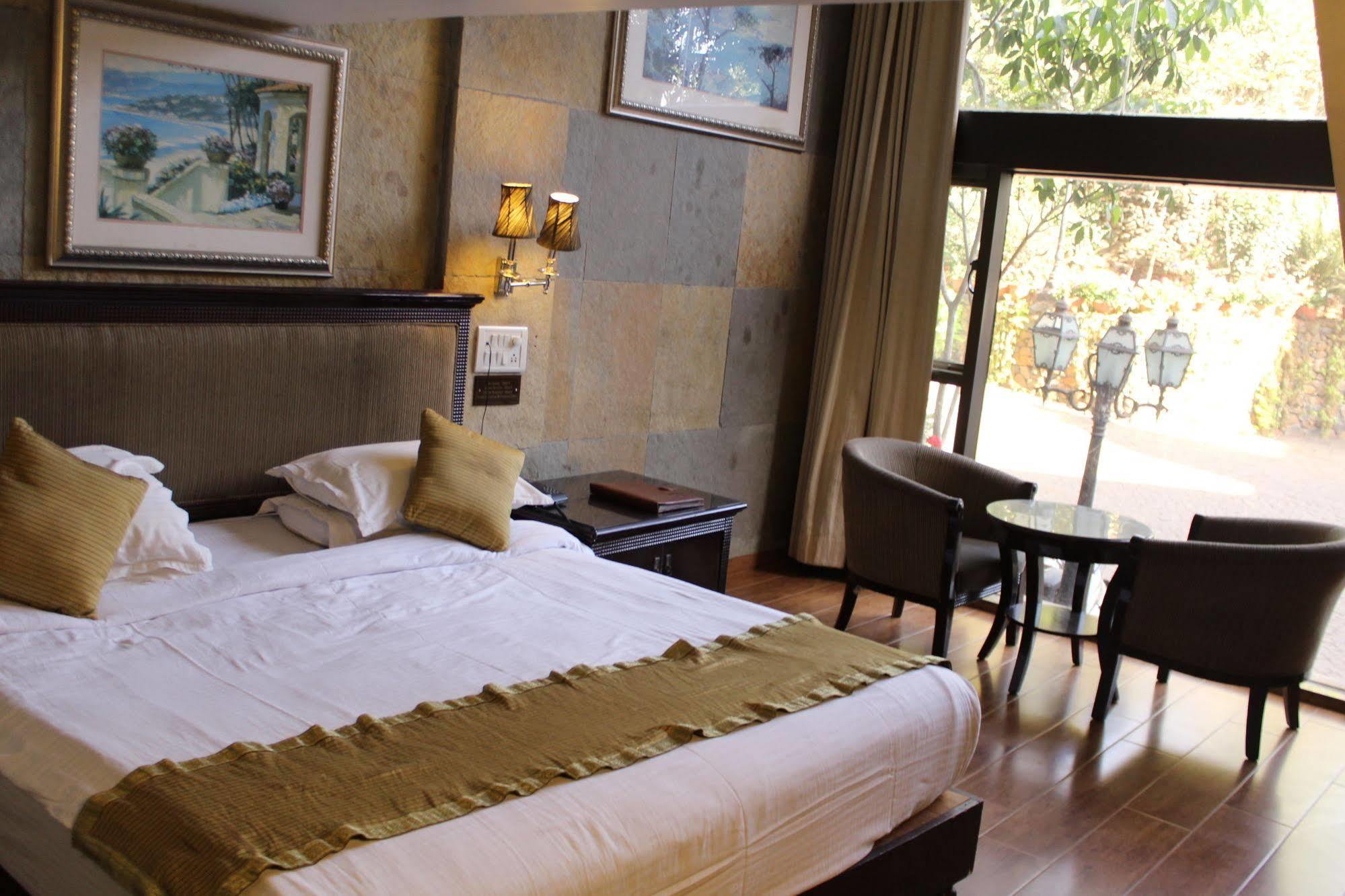 Ravine Hotel Panchgani Exterior photo