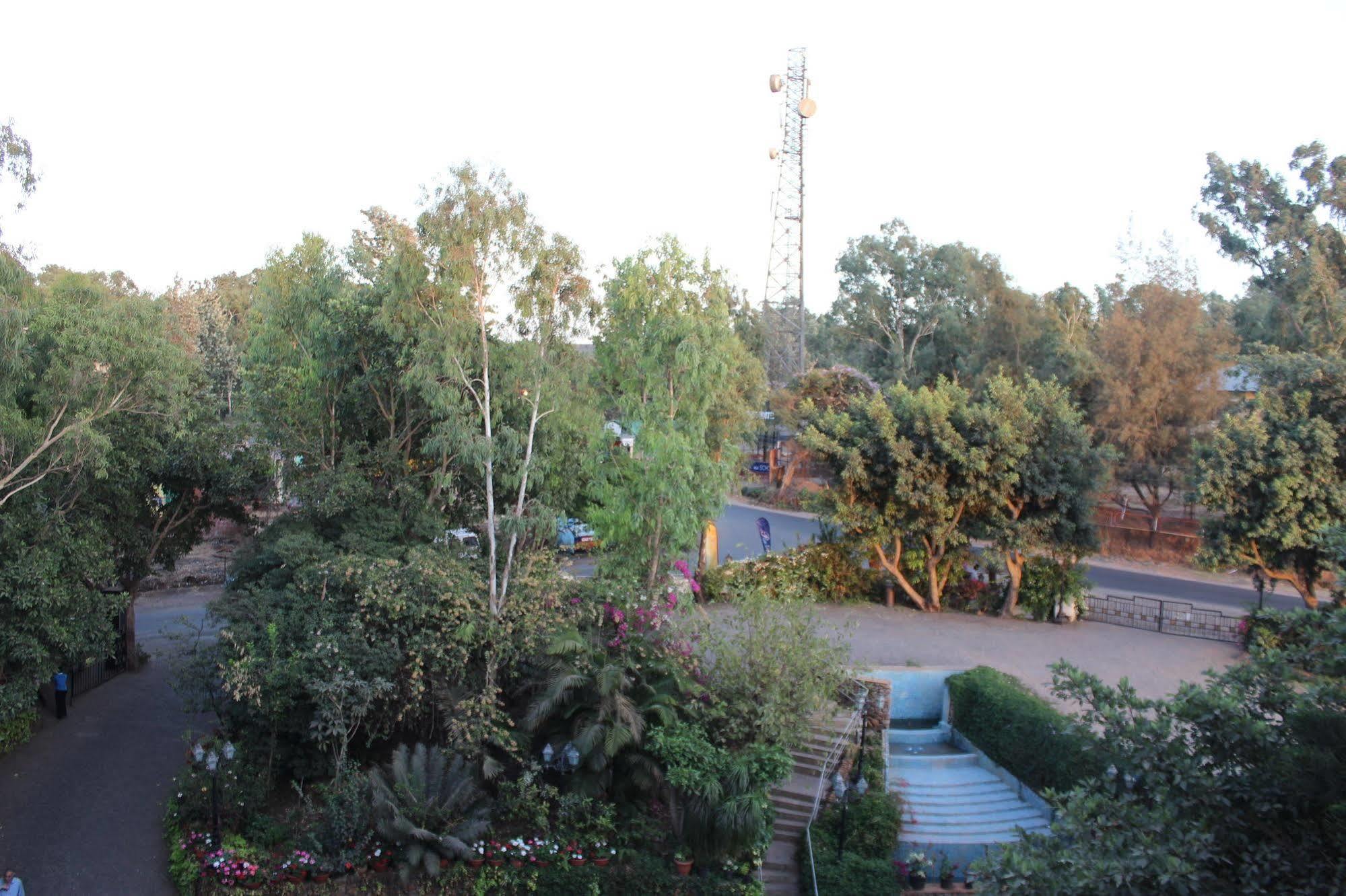 Ravine Hotel Panchgani Exterior photo