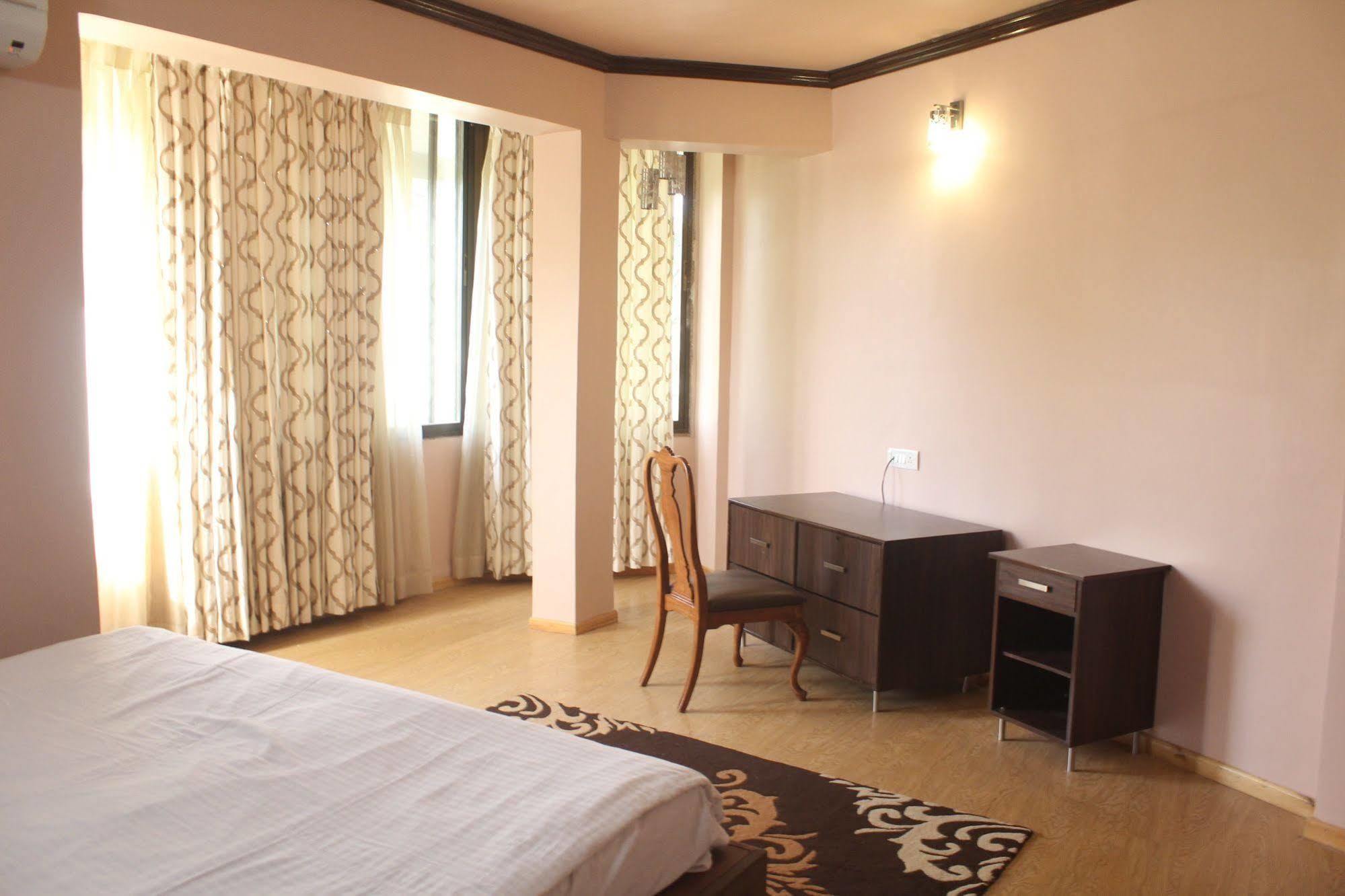 Ravine Hotel Panchgani Exterior photo